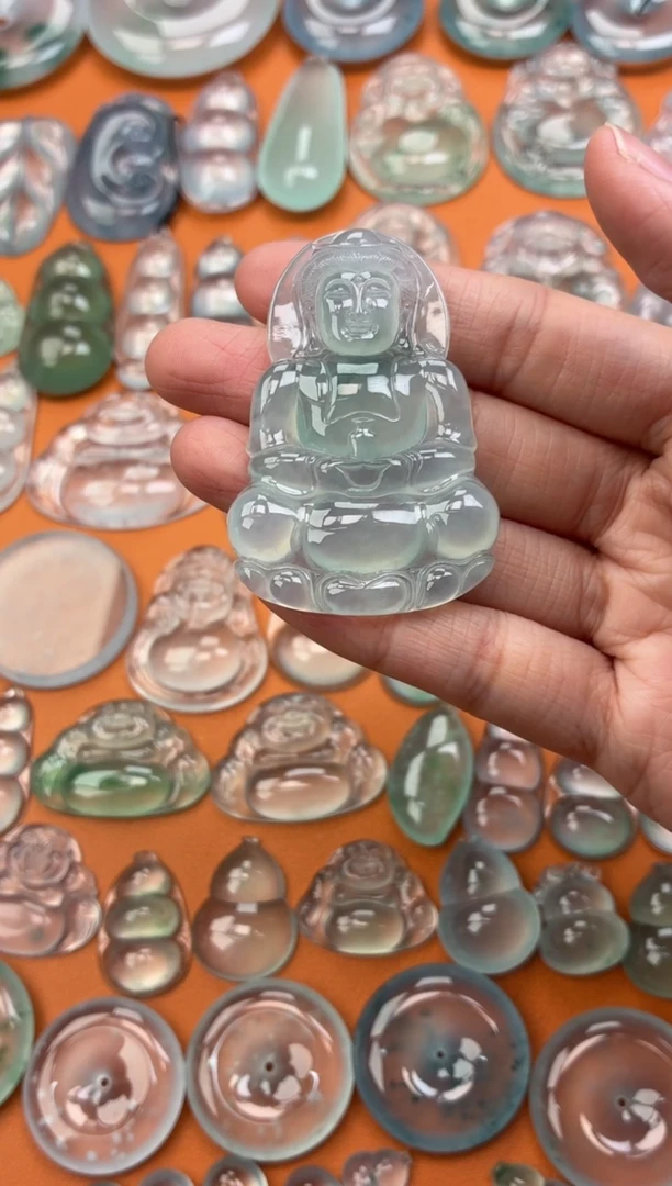 吊坠(不含链)未镶嵌翡翠64 观音 52 35.6 5.7