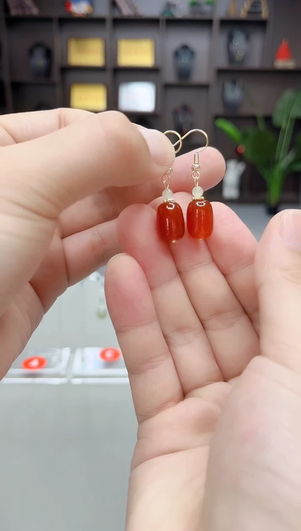 未镶嵌耳饰玛瑙/玉髓1335000