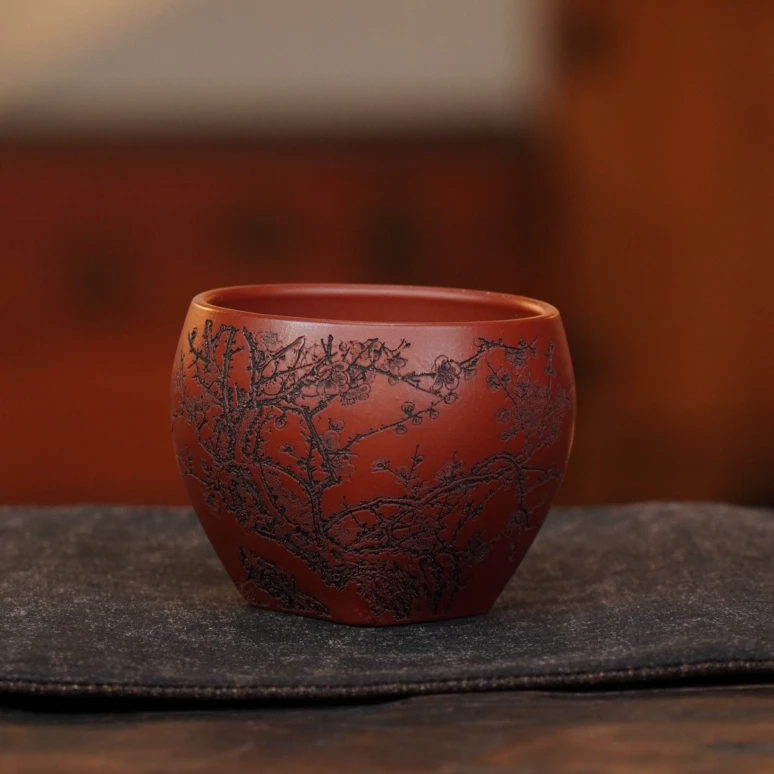 手工杯 | 朱泥 刻绘梅花紫砂杯