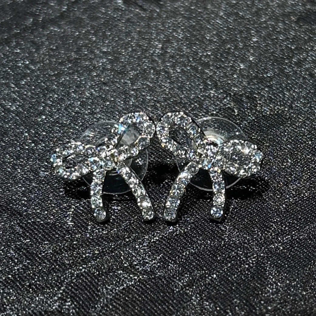 铜合金耳饰 ETE E1-18210设计感蝴蝶结原创设计小众百搭耳饰耳针