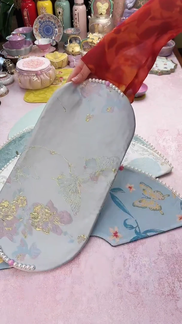 18蓝色双面椭圆钉珠茶席