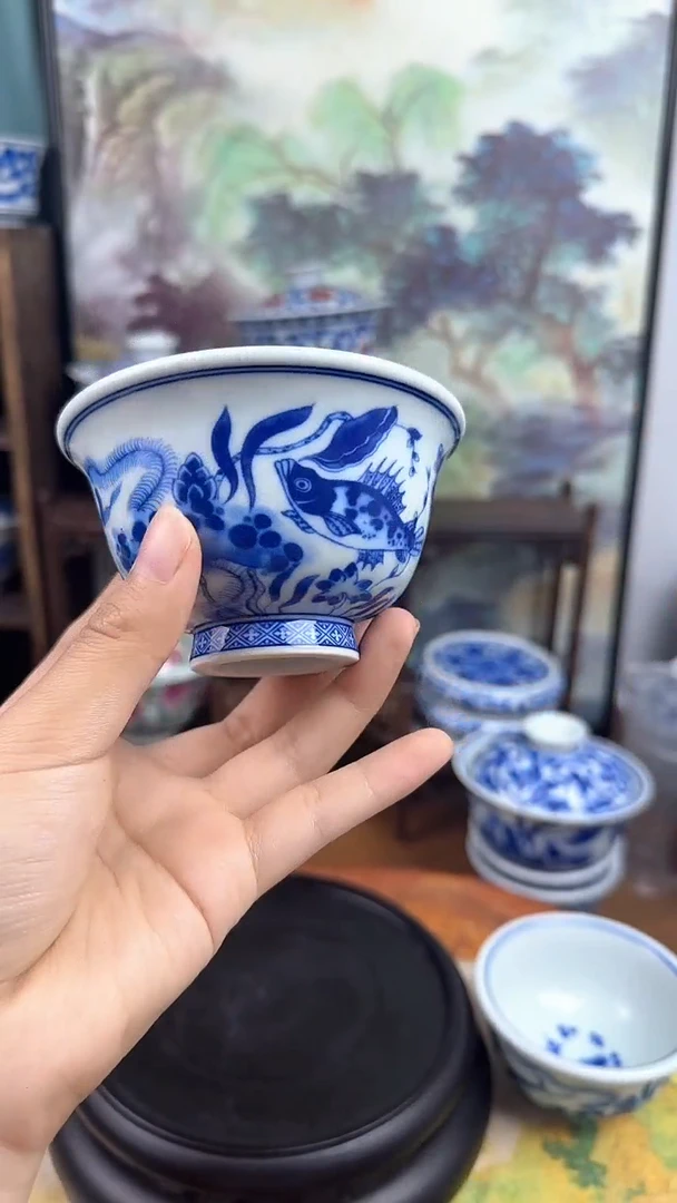 陶瓷仿成化鱼藻纹压手杯
