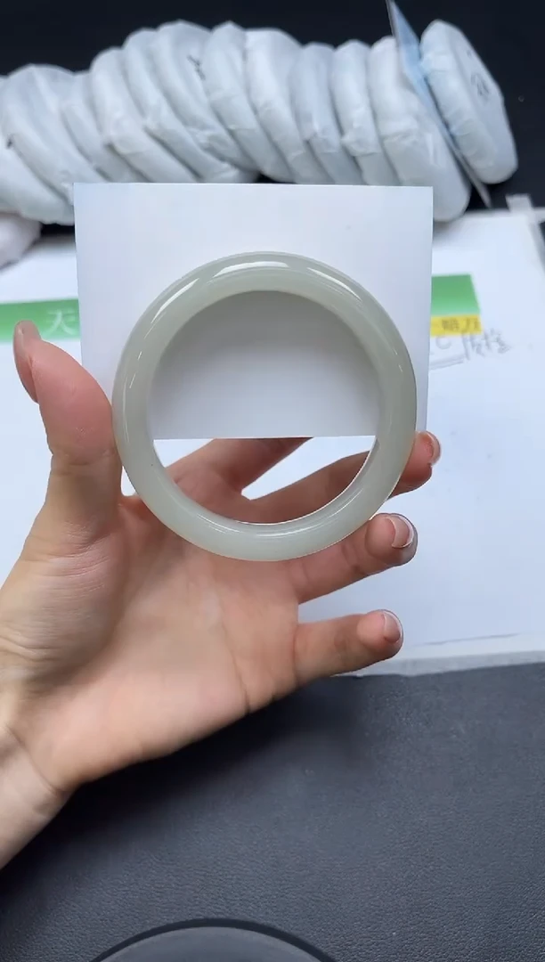 未镶嵌手镯石英质玉070-556