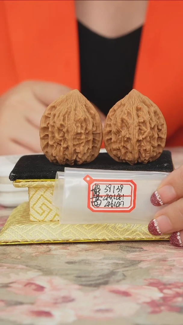 把件文玩核桃鸡心