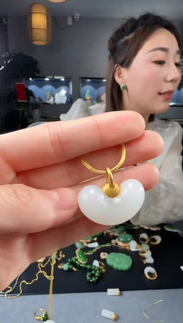 【闪购商品】和田玉吊坠(不含链)18K金镶嵌1