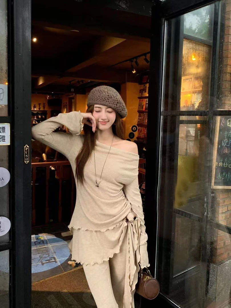 早秋气质朦胧显曲线荡领上衣微喇裤木耳边套头长袖微喇裤女装