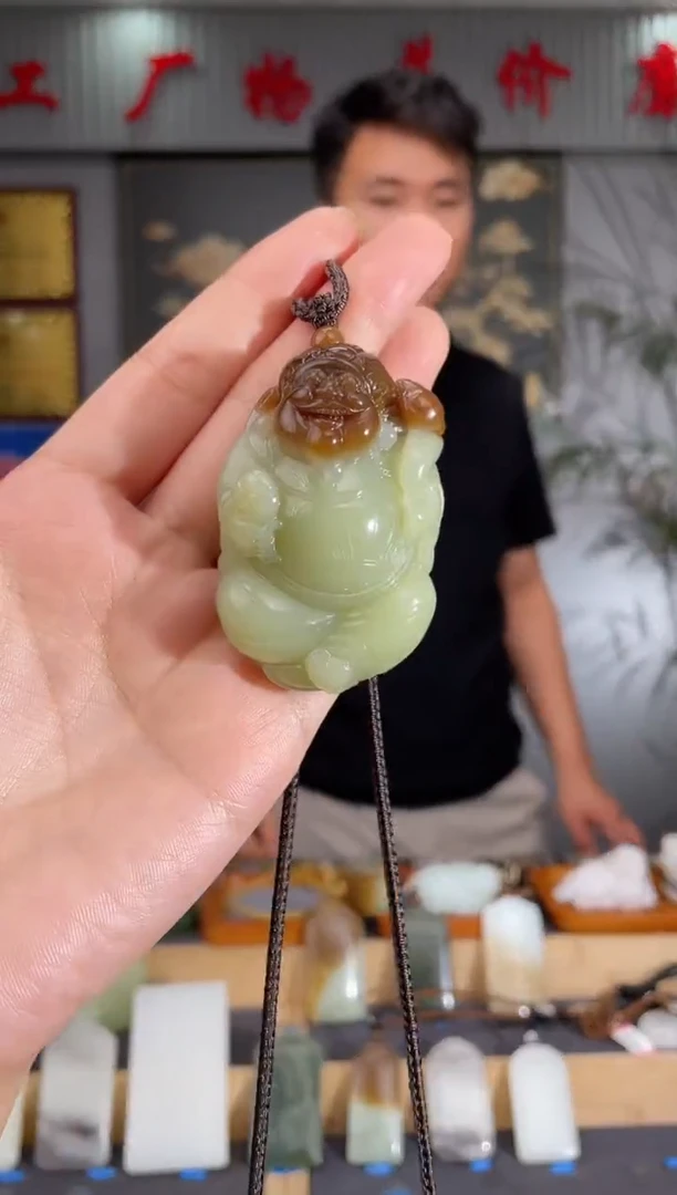 和田玉未镶嵌颈饰1