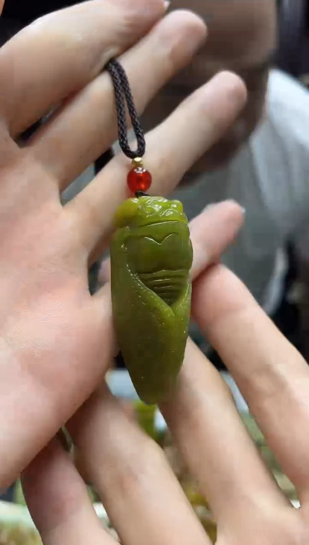 未镶嵌岫玉吊坠·