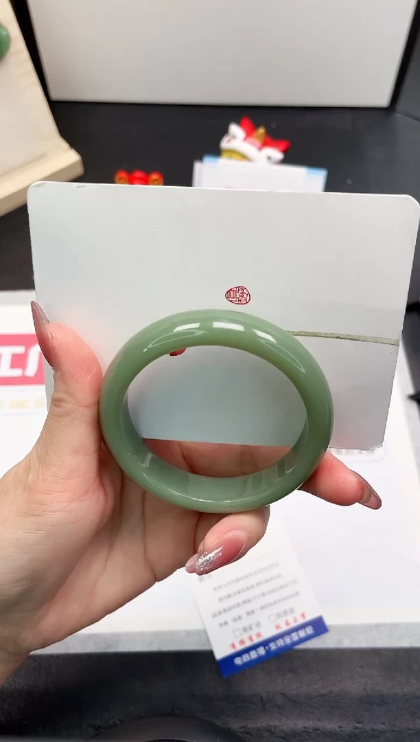 【闪购商品】石英质玉手镯未镶嵌327-58.4