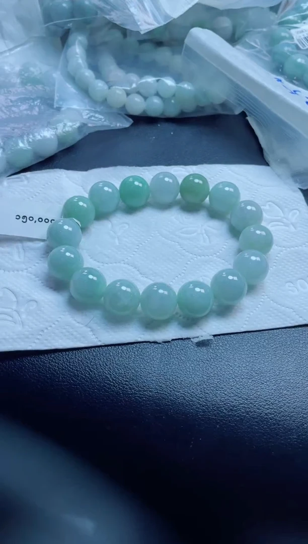 定制翡翠未镶嵌珠串