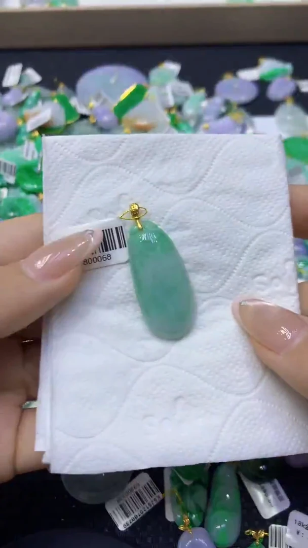 颈饰未镶嵌翡翠天然缅甸翡翠A货