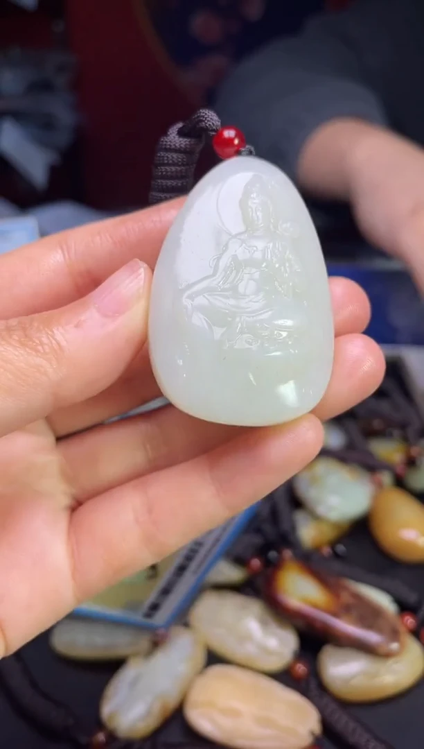 颈饰未镶嵌和田玉1