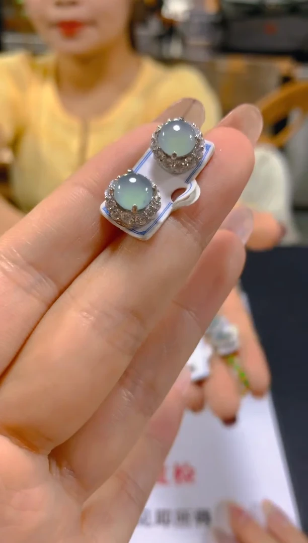 翡翠未镶嵌耳饰多样性发一