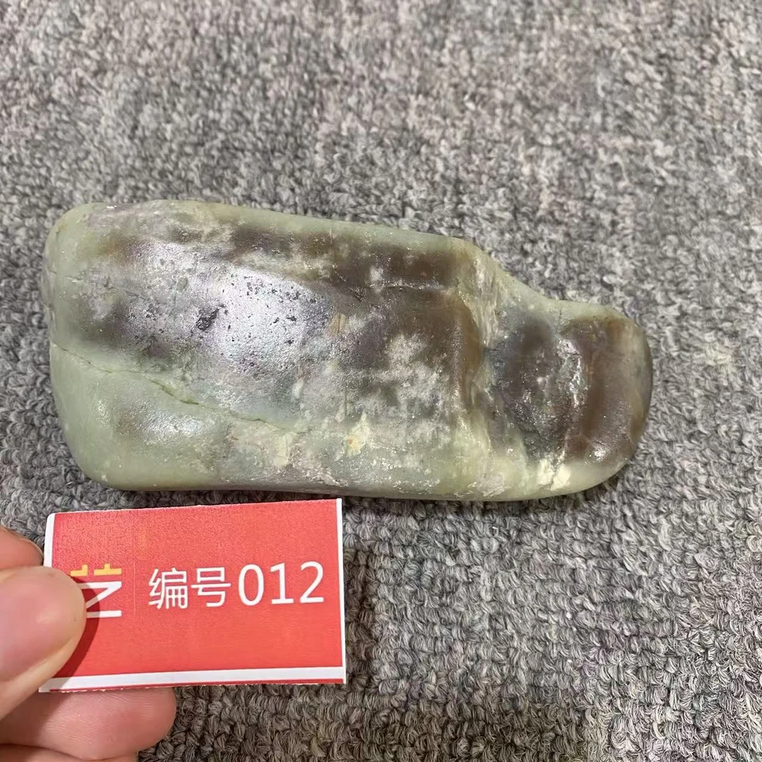 新疆玉料原石发一件编号012