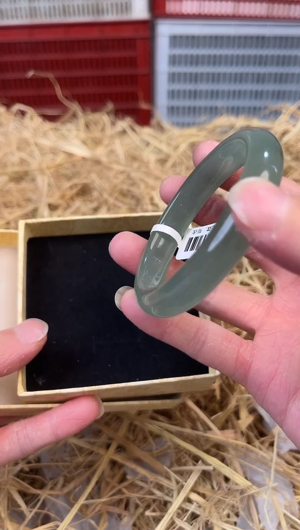 未镶嵌手镯石英质玉编号D-0027