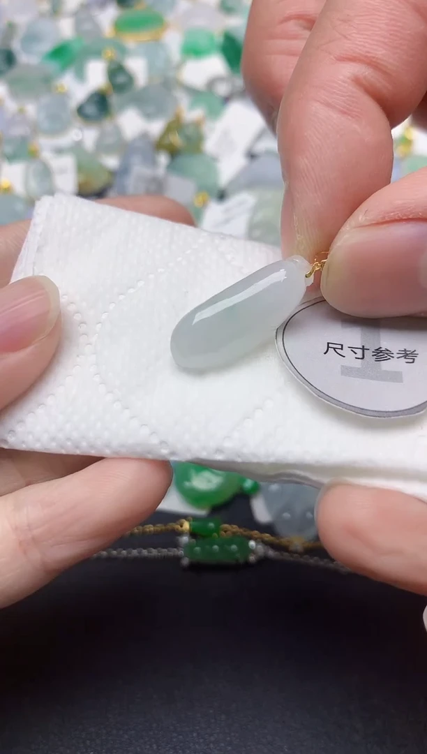 颈饰18K金镶嵌翡翠天然缅甸A货翡翠