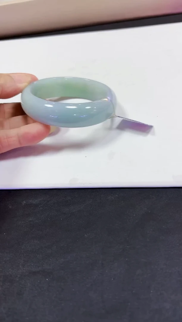 颈饰未镶嵌翡翠手镯57