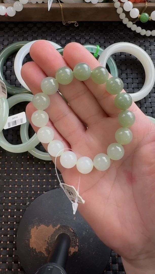 颈饰未镶嵌和田玉12mm晴水渐变色手串