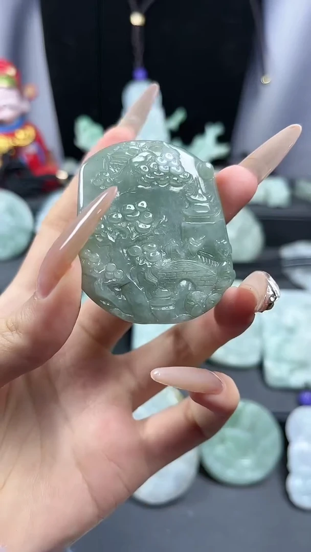 【闪购商品】翡翠颈饰未镶嵌山水牌