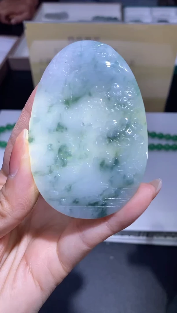 颈饰18K金镶嵌翡翠41702
