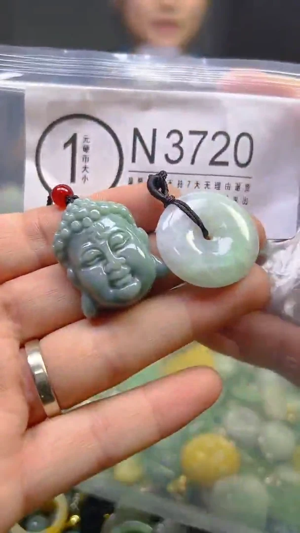 翡翠未镶嵌颈饰/N/翡翠A货,一件也是批发价