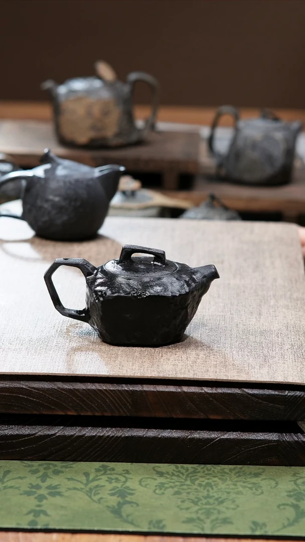 中式十**风归玉堂冰碛岩重工雕刻透光几何壶