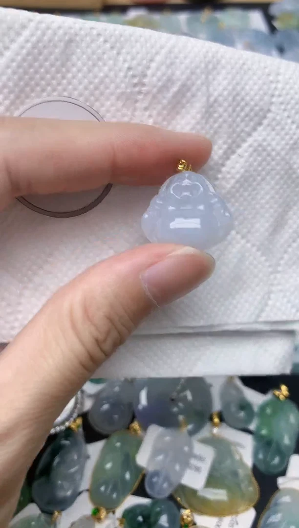 颈饰18K金镶嵌翡翠天然A货翡翠