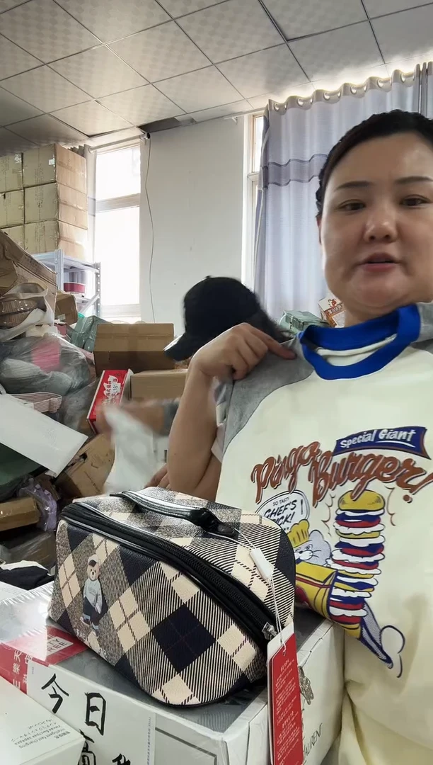 牦牛剖层皮革琪老板女包6号店超好看发图片款汉堡卫衣