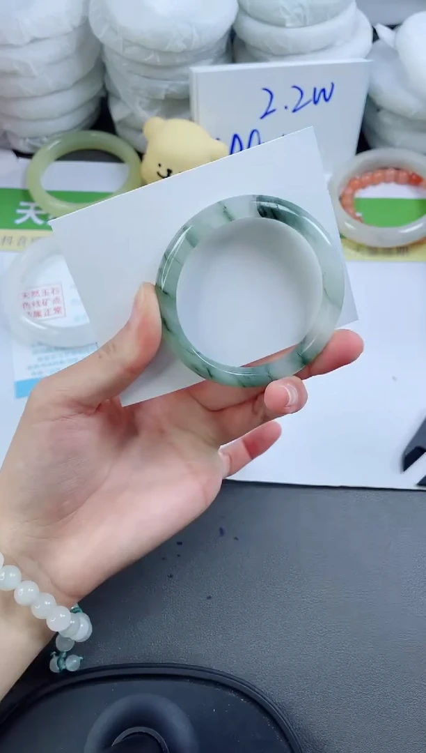 【闪购商品】石英质玉手镯未镶嵌106-53.1