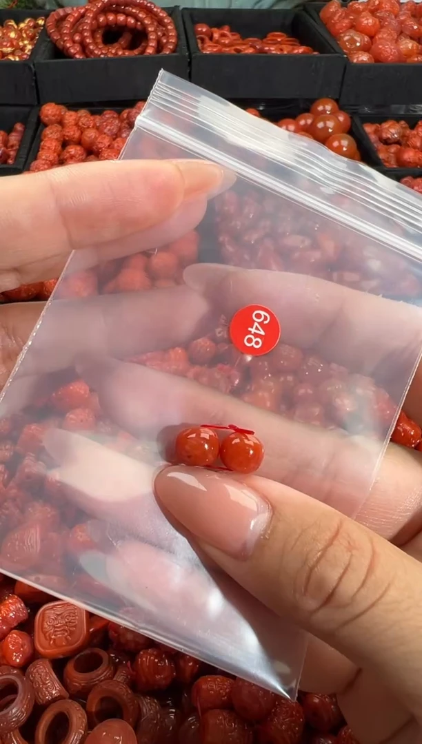 南红玛瑙未镶嵌颈饰1