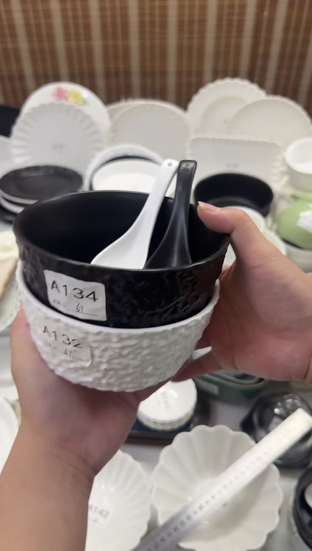 瓷            两个6英寸面碗