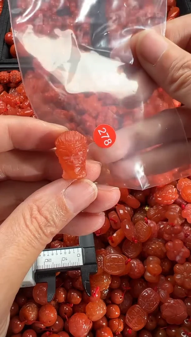 【闪购商品】南红玛瑙颈饰未镶嵌1