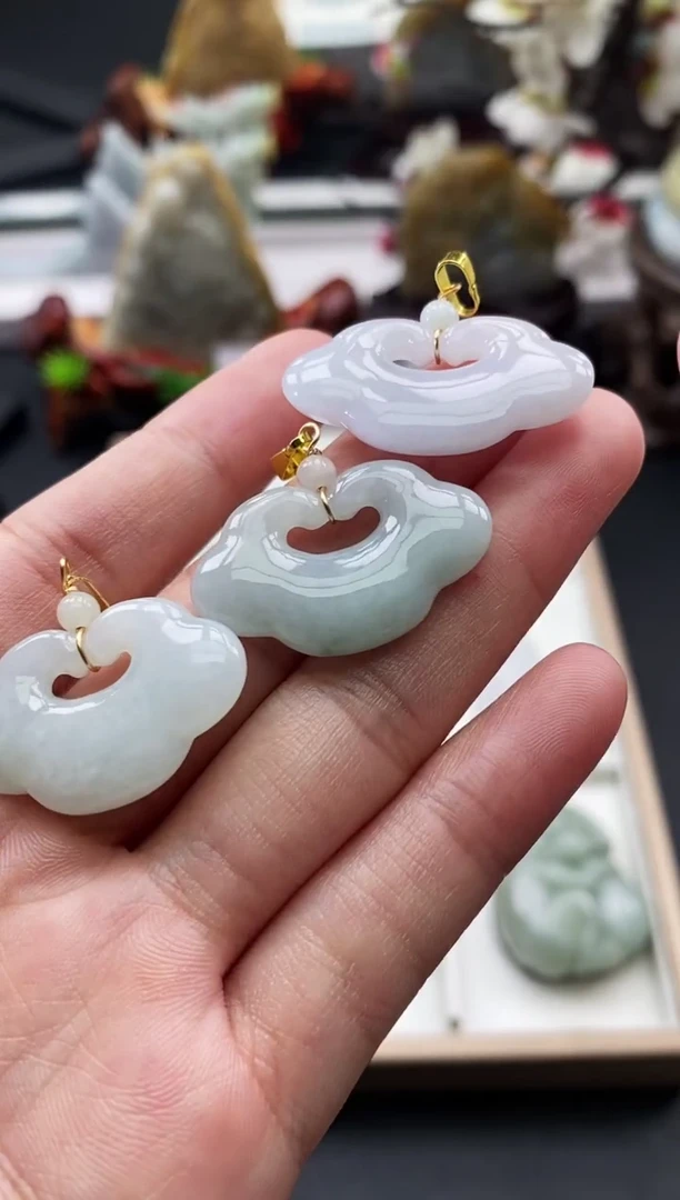 翡翠未镶嵌颈饰天然缅甸A货翡翠随机发一件