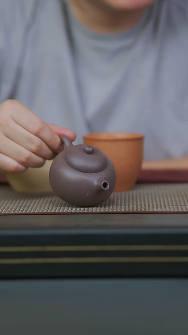 茶壶紫砂08-半手紫玉金砂纳福150cc