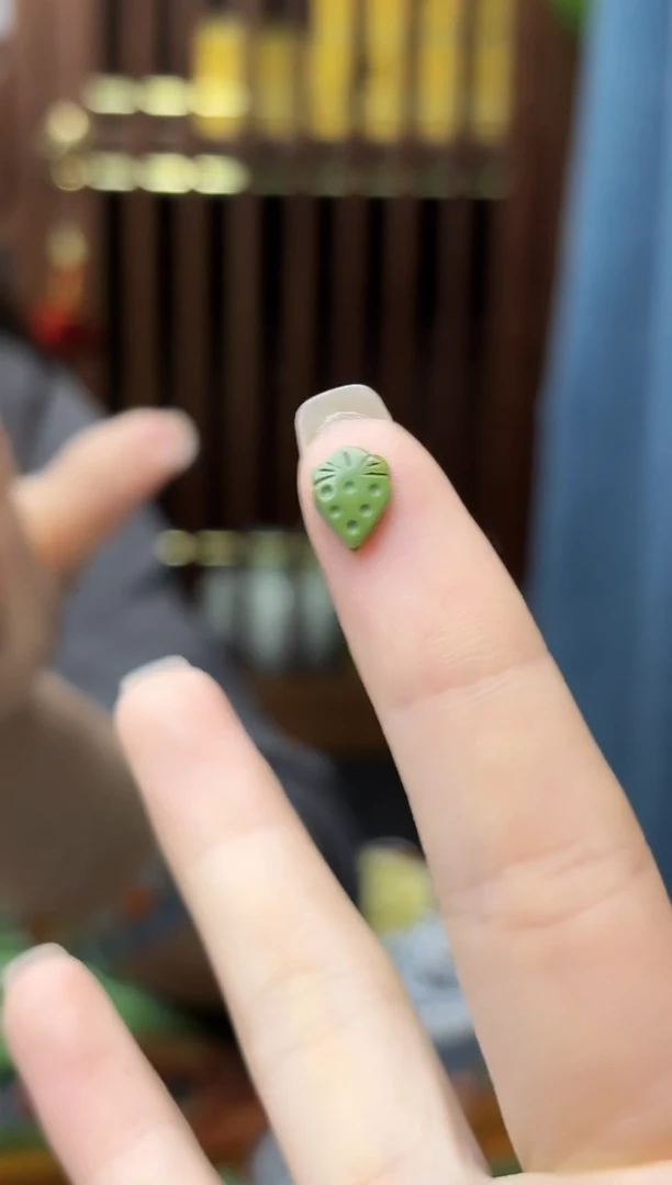 未镶嵌配饰玛瑙/玉髓玛瑙草莓配饰DN
