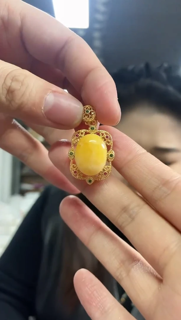 【闪购商品】蜜蜡裸石未镶嵌多样性发其一颜色微差