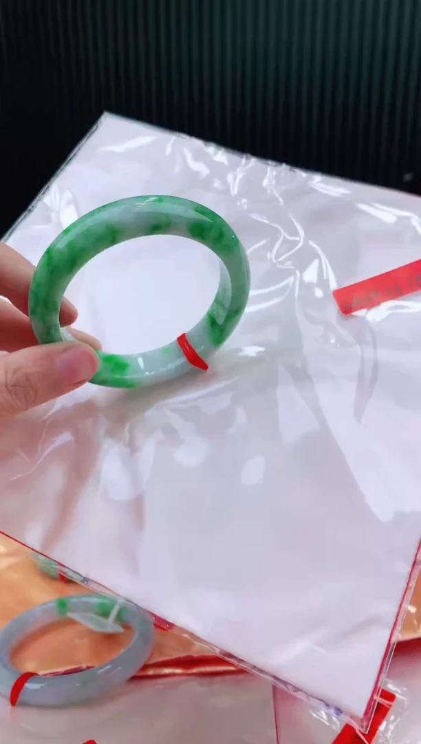 未镶嵌手镯翡翠56