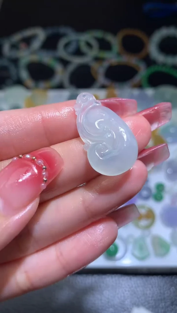 定制翡翠未镶嵌如意