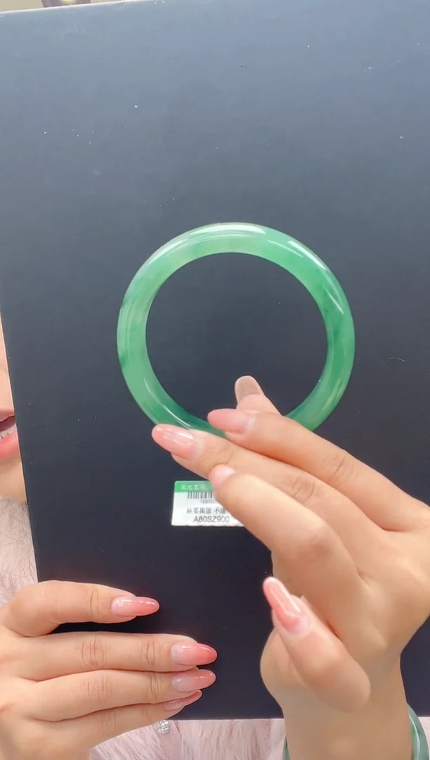 未镶嵌手镯石英质玉93