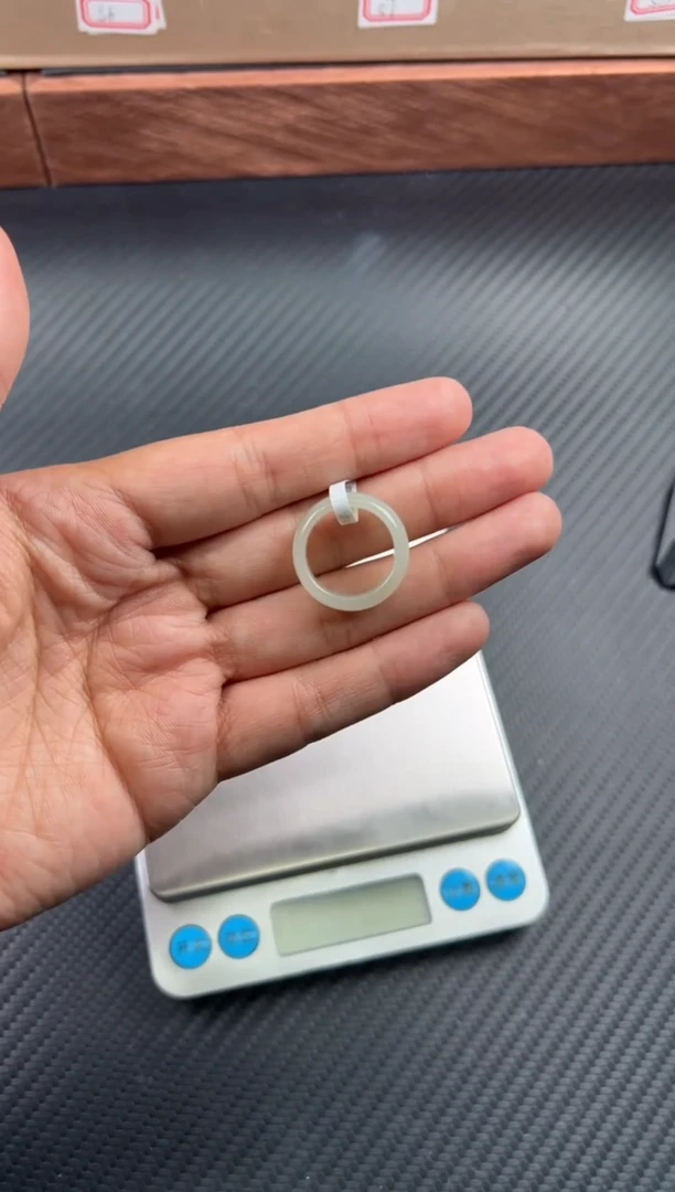 未镶嵌戒圈和田玉且末近矿微色差16+H