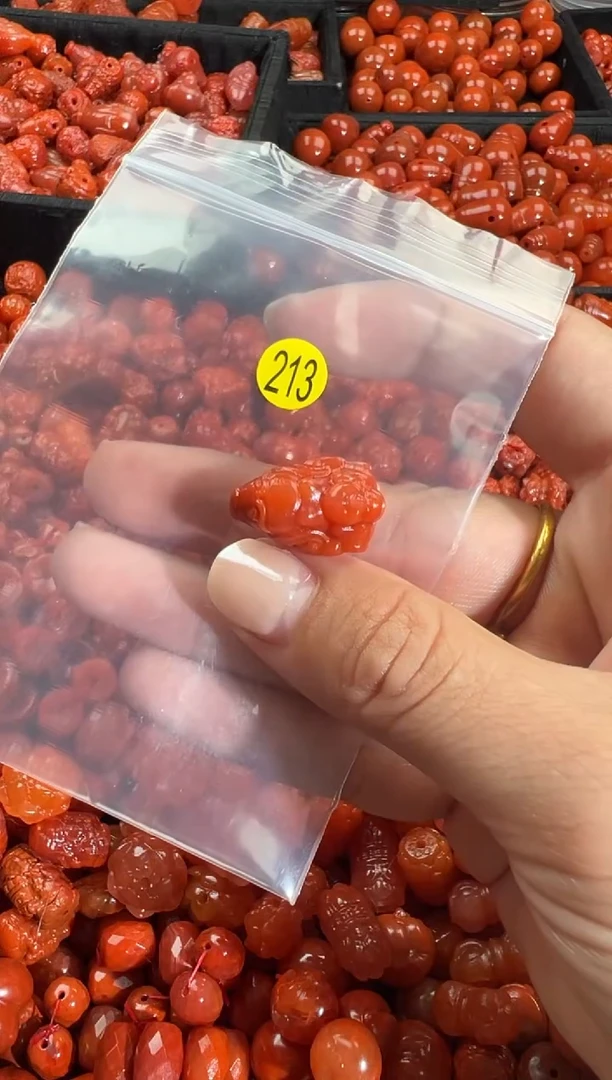 颈饰未镶嵌南红玛瑙1