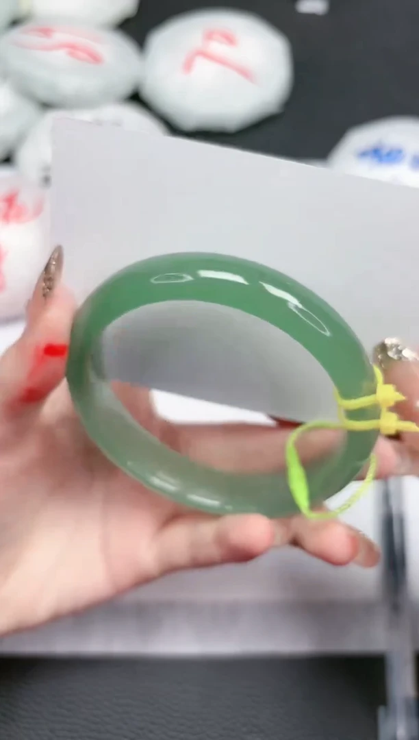 【闪购商品】石英质玉手镯未镶嵌286-60.5