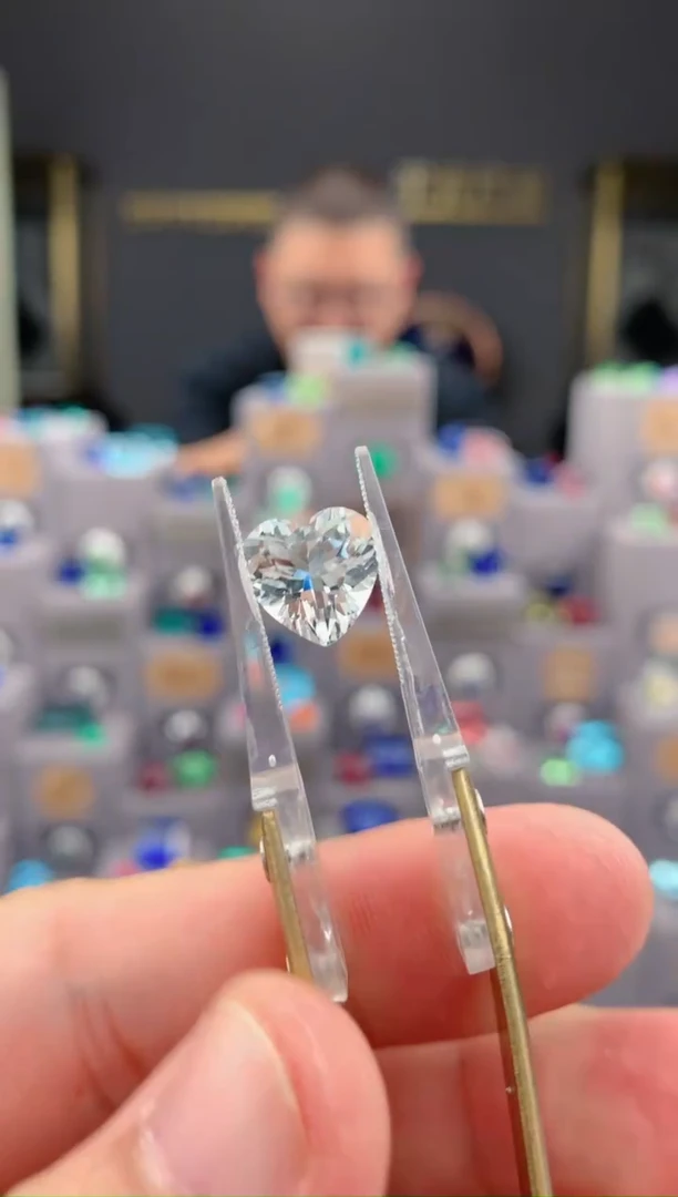 绿柱石裸石3ct 白色绿柱石