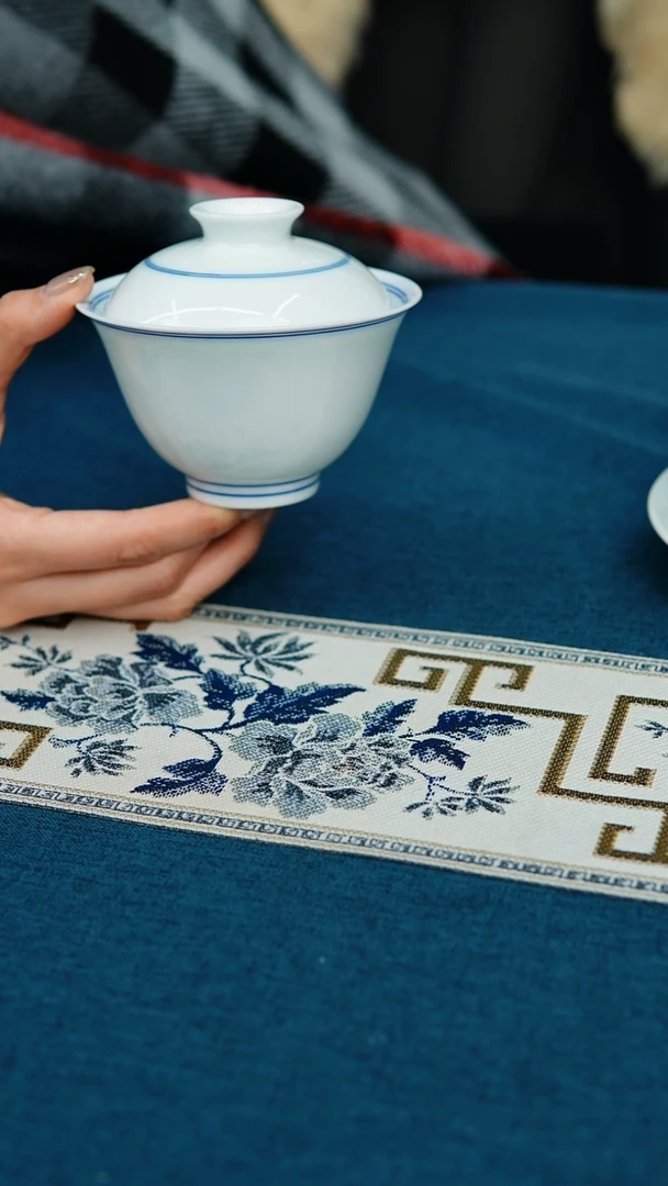 【闪购商品】大号青花双线元宝盖碗(微瑕，介意勿拍）