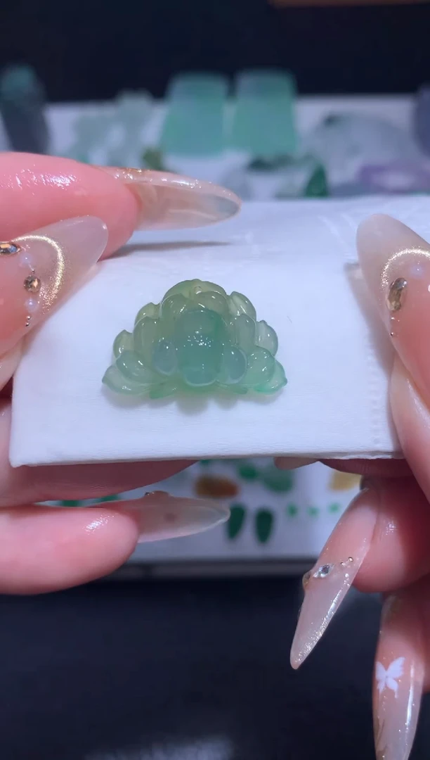 未镶嵌定制翡翠莲花