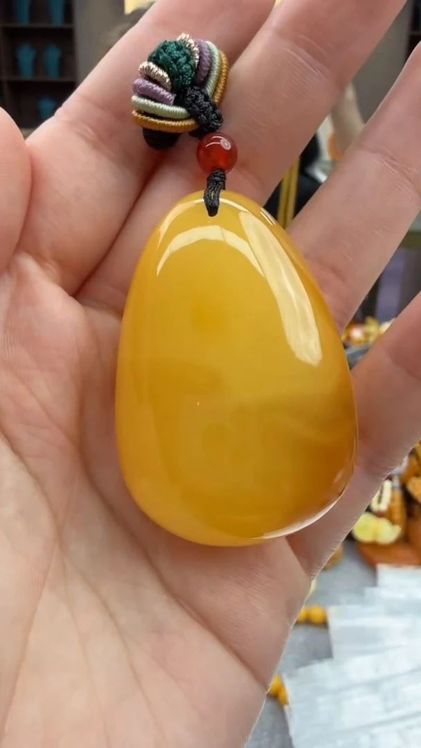 琥珀颈饰未镶嵌114秒拍号 假一罚三