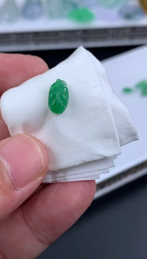 【闪购商品】定制翡翠未镶嵌翡翠