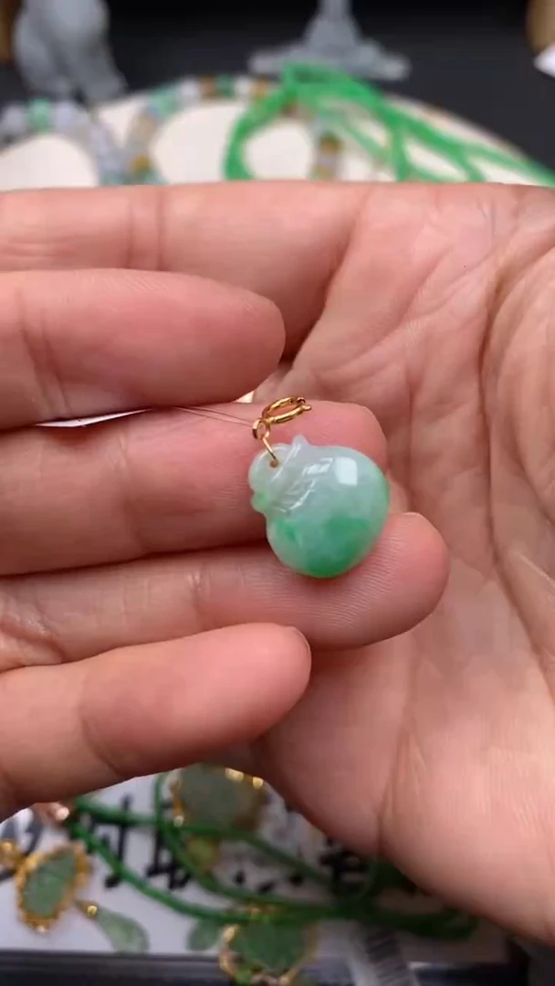 【闪购商品】翡翠颈饰18K金镶嵌翡翠净货26407