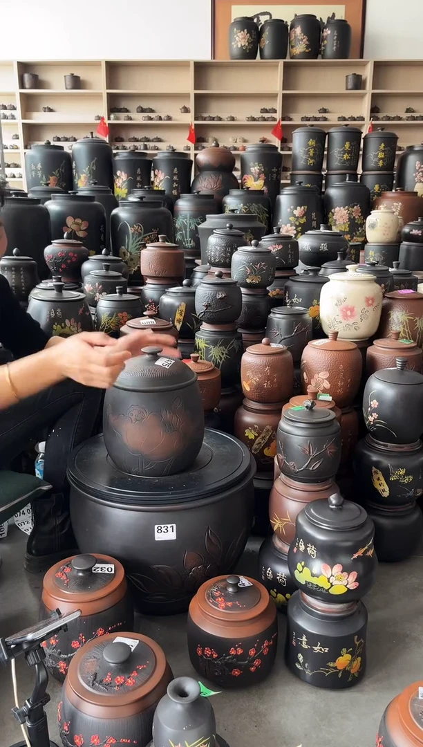 罐完品茶叶罐   龙蛋荷花  475