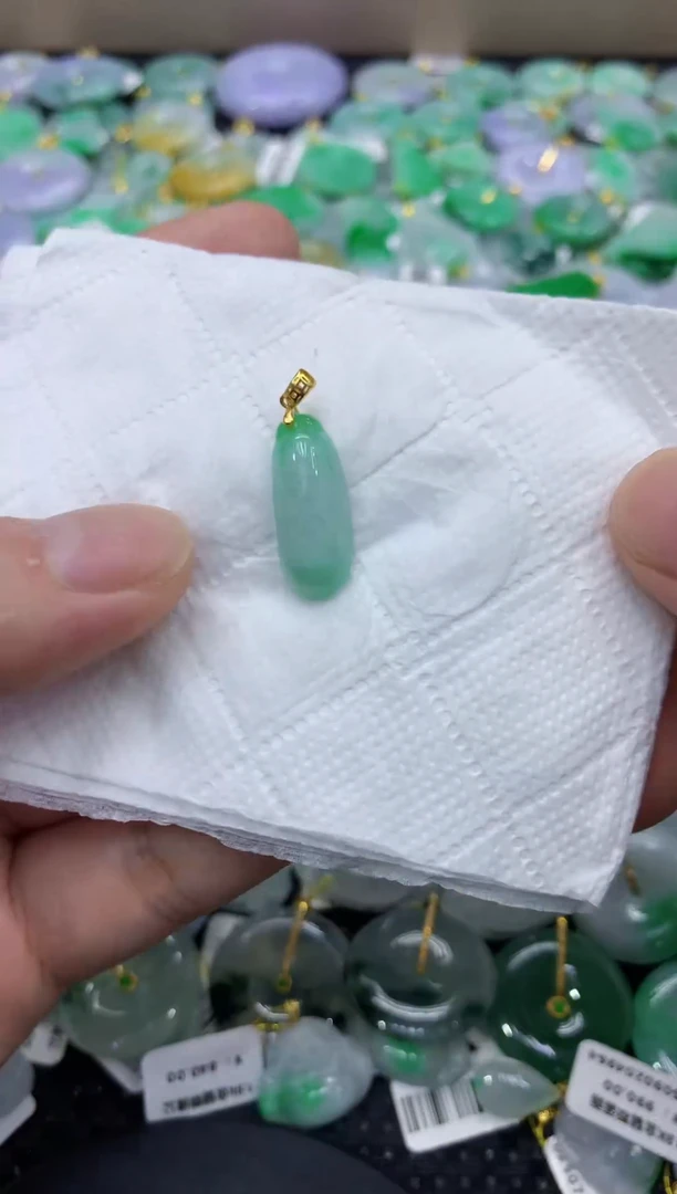 颈饰未镶嵌翡翠天然缅甸翡翠A货